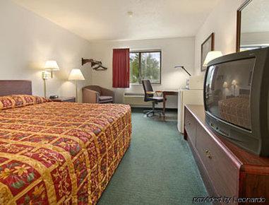 Super 8 By Wyndham Crystal Lake Room photo